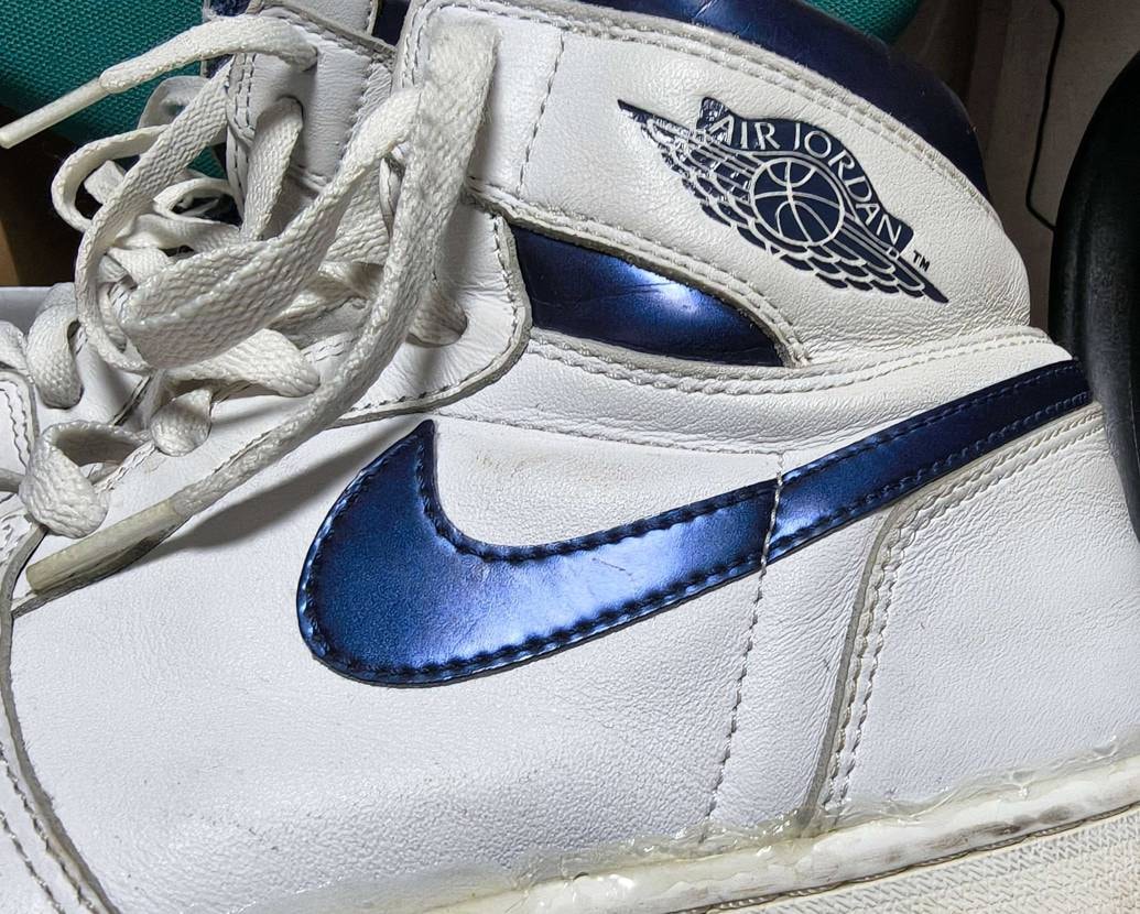 2016年製で着用歴まもなく10年のAJ1 OG Metallic Navy
