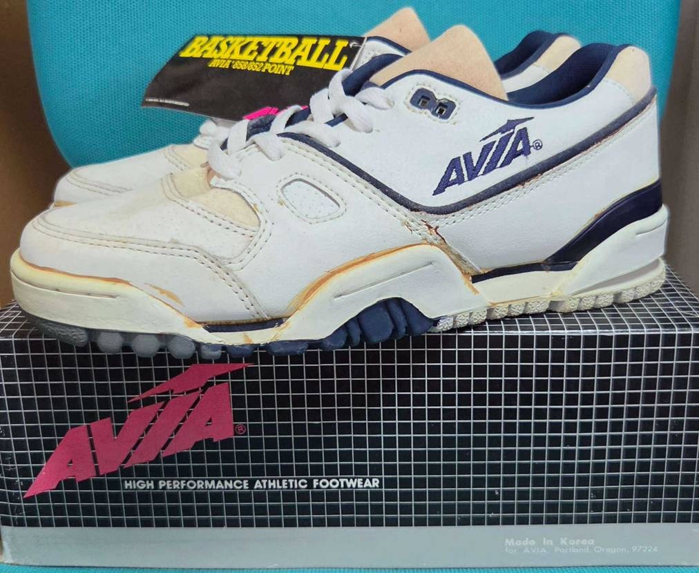 Avia 852届いた。
箱ラベルのサイズ表記がこれまで手