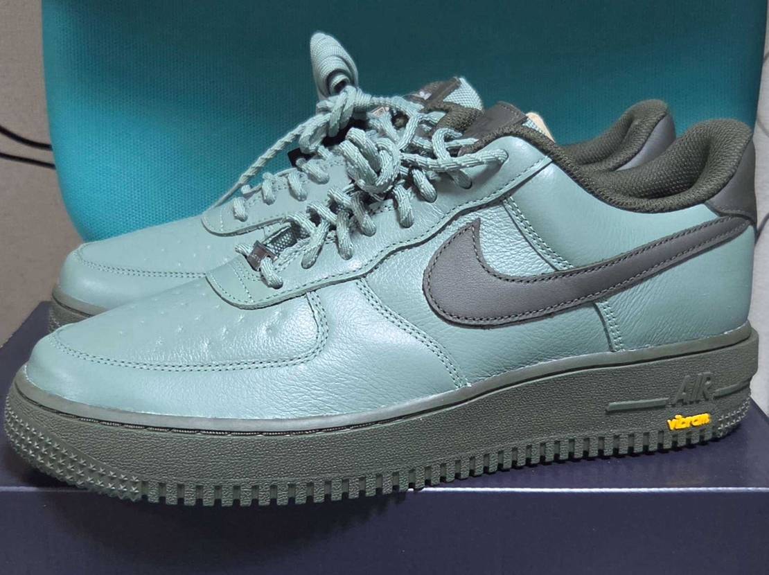 届いた。
GORE-TEX/VibramソールのAF1
普段は
保存用1足