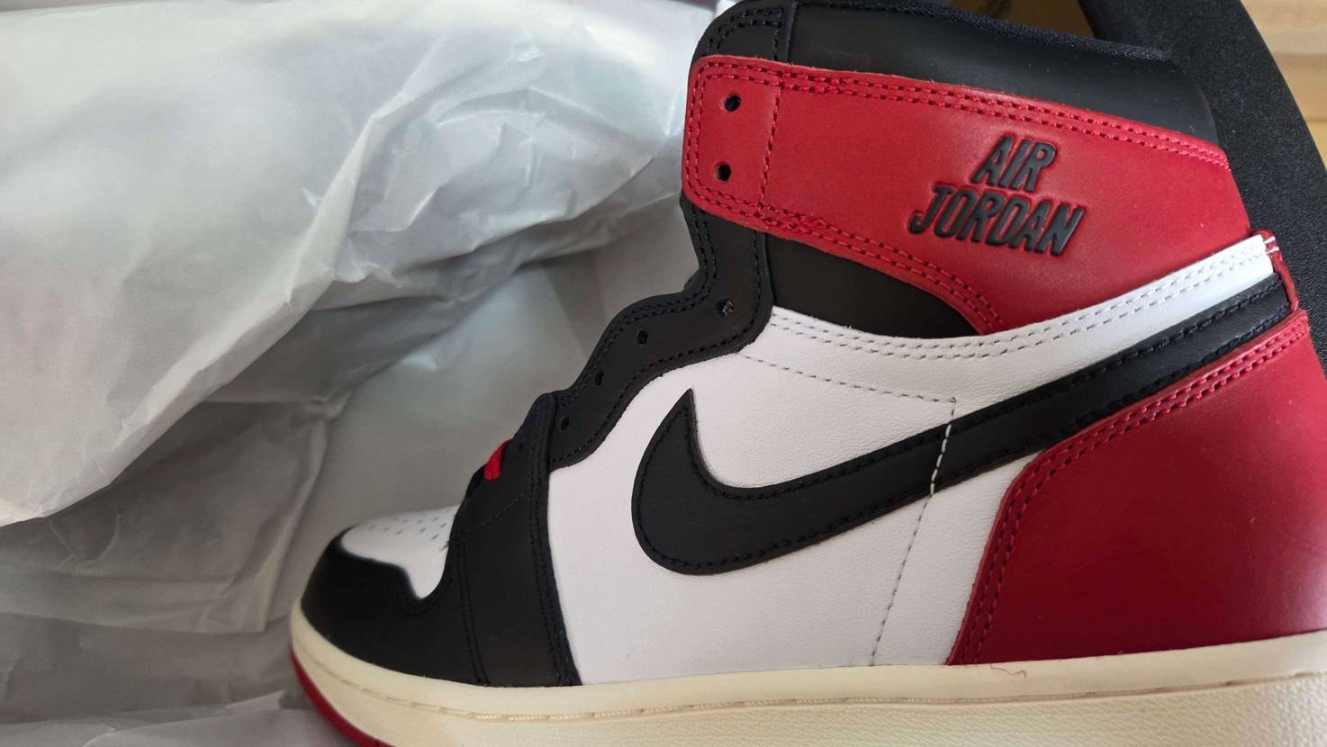 ウィングロゴなしのAJ1 Low Bannedを3足買った自分、ふとBlack 