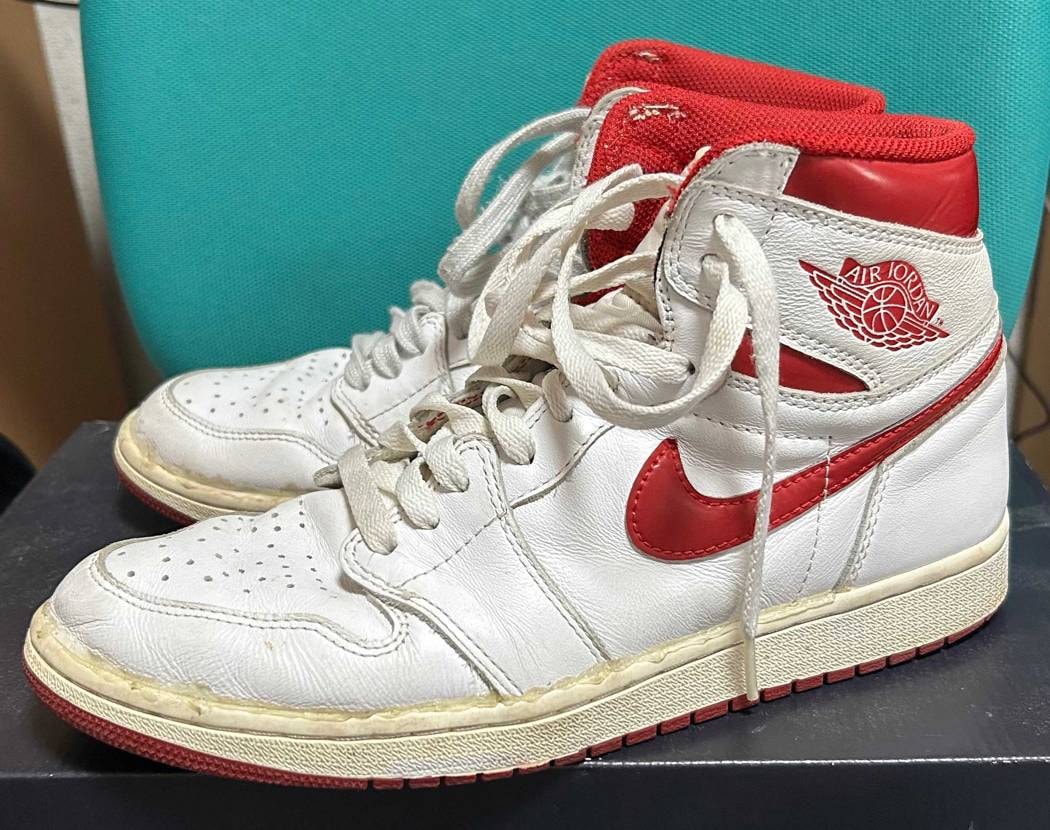 2016年製のMetallic Navyが好きすぎて、あまり履いたり写真撮ったり