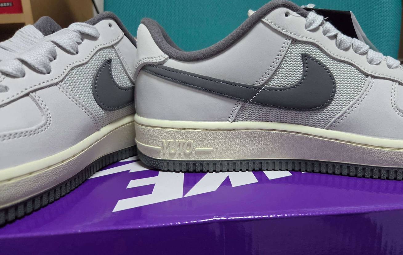 堀米さんのAF1届いた。
ベンチレーションホール無し。
