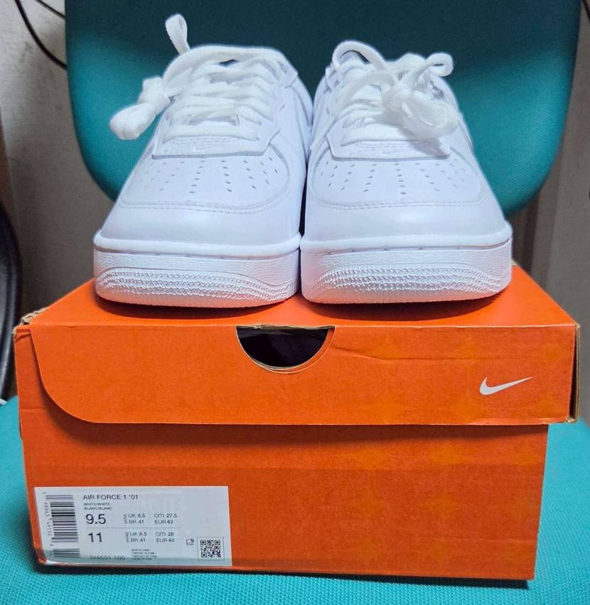 AF1 01仕様のオールホワイト届いた。
スニダンのオファ