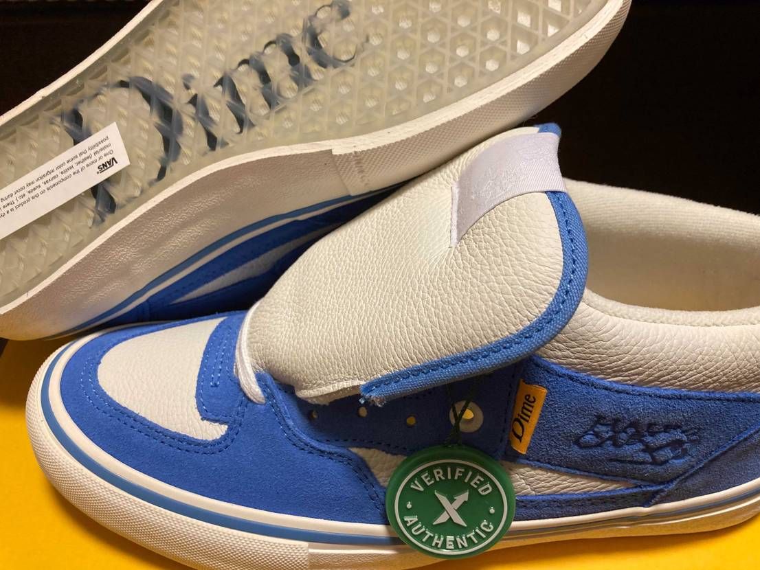 StockXから届きましたー！
実物カッコ良過ぎる！

ところで中にチン毛