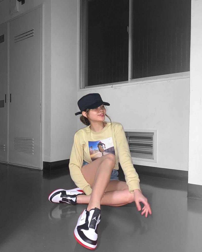ナイキ エアジョーダン1 ロー "スリップ ブラック トゥ (WMNS)"の総合