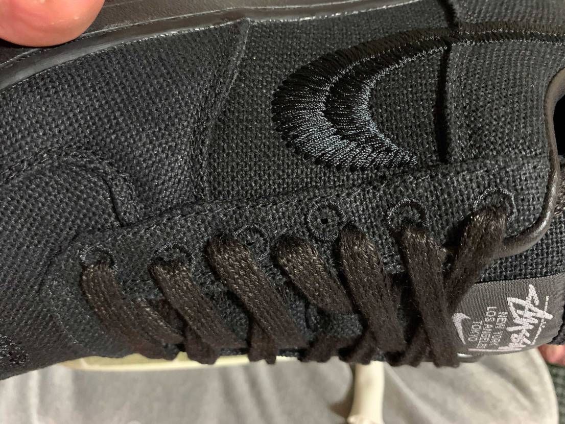 シューレースを通す所がおかしいんですが、これってよくある事でしょうか？