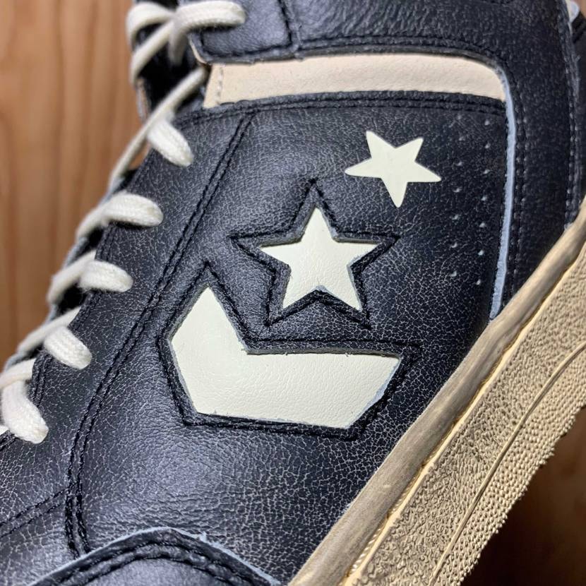 本日 converse 公式で発売のweaponです。
価