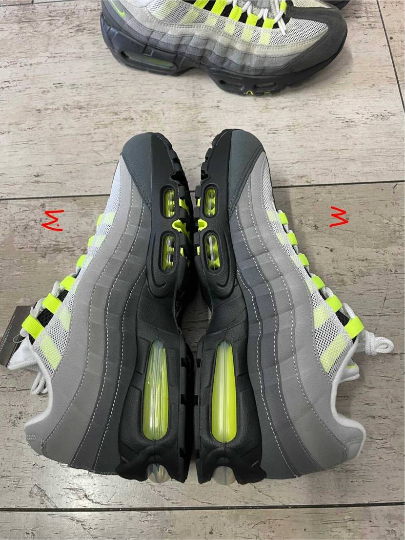 メンズ27.5、ウィメンズ28.0が届いたので早速並べてみま