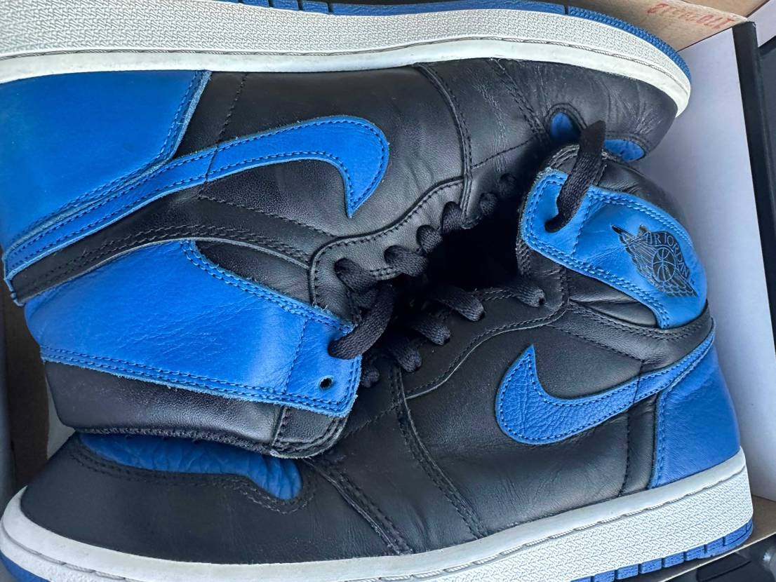 中古の27.5cm。
付属品完備、状態良し、最初からヒールプロテクター付きで