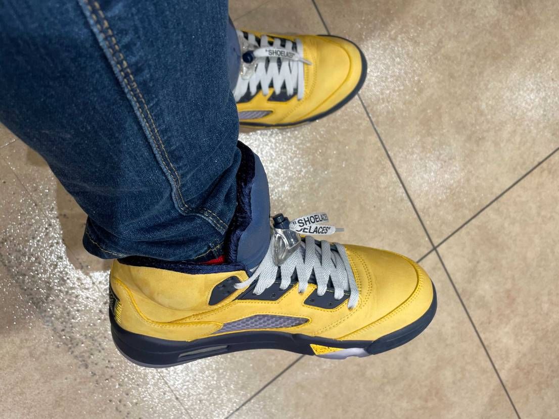 本日の足元のお供はミシガン😊👍
AJ1よりクッション性はよく個人的にはこいつの