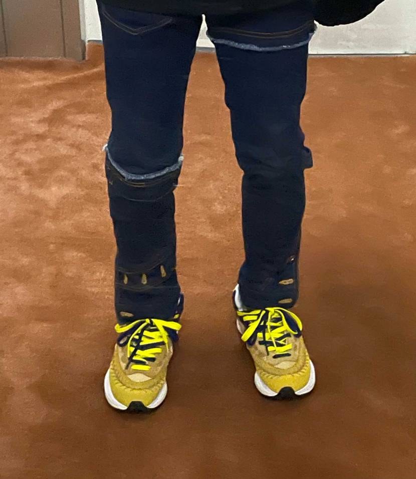 先日スニダンから届いたゴルチエ×sacaiを今日初履きしてみた！紐は白を黄色に替
