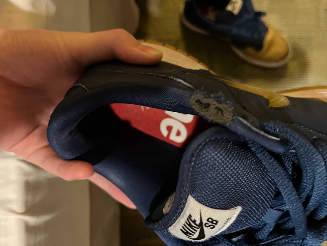 毎日仕事で履いてるからボロボロになってきた。