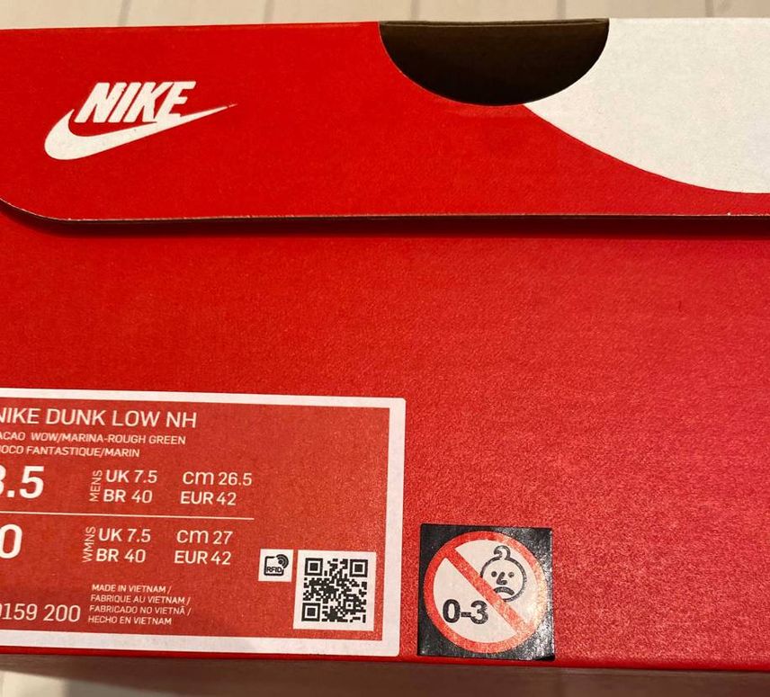 この前のNIKEセールで買ったんですが、こんなシールが貼ってありました。何なのか