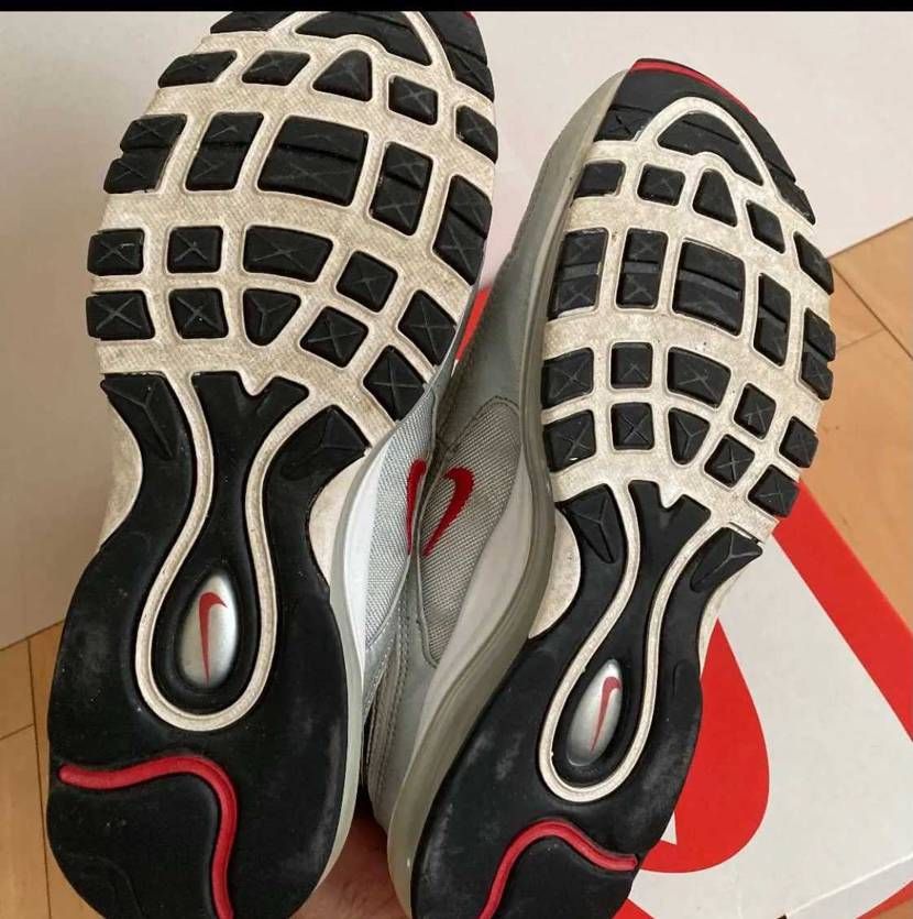 シルバーバレットって何種類あるんすか？
アウトソール真っ黒