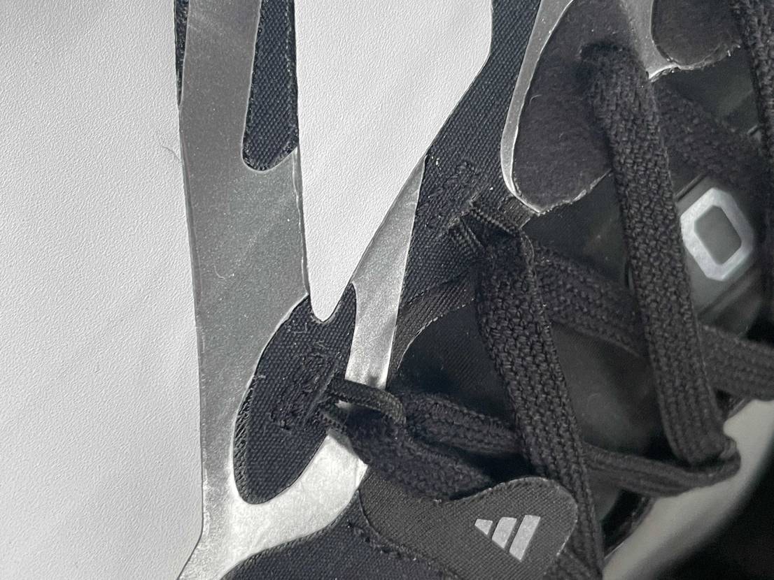 exoのやっぱりちょっと気になる所。前二つは普通の穴でいいと思う。滑りが悪く締め