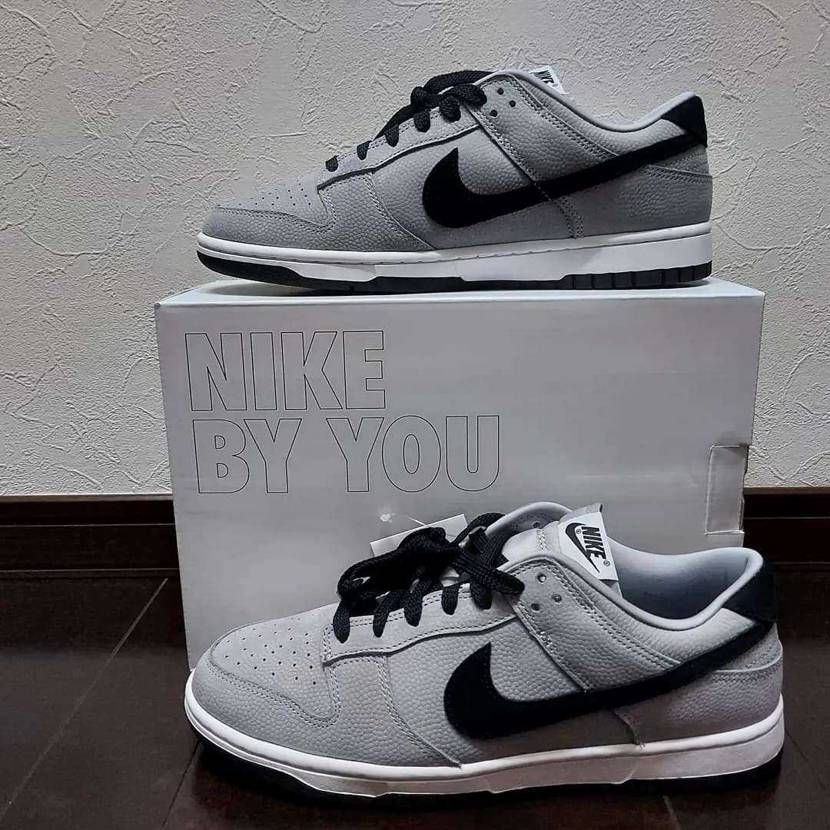 先日購入したNIKE BY YOU DUNK LOW
素材はペブルドをメインにS