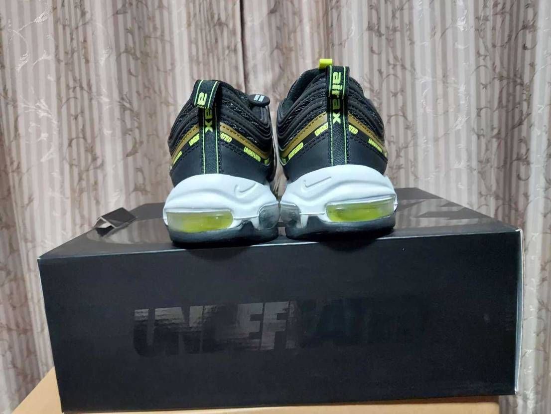 Airmax97のデザインにこのカラーとundefeated