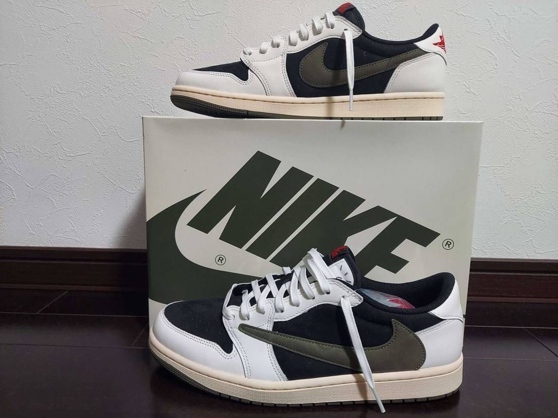 初Travis scott air jordan1 lowは5/5Droppさん