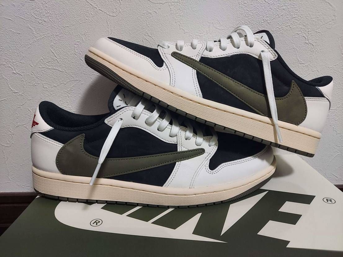 初Travis scott air jordan1 lowは
