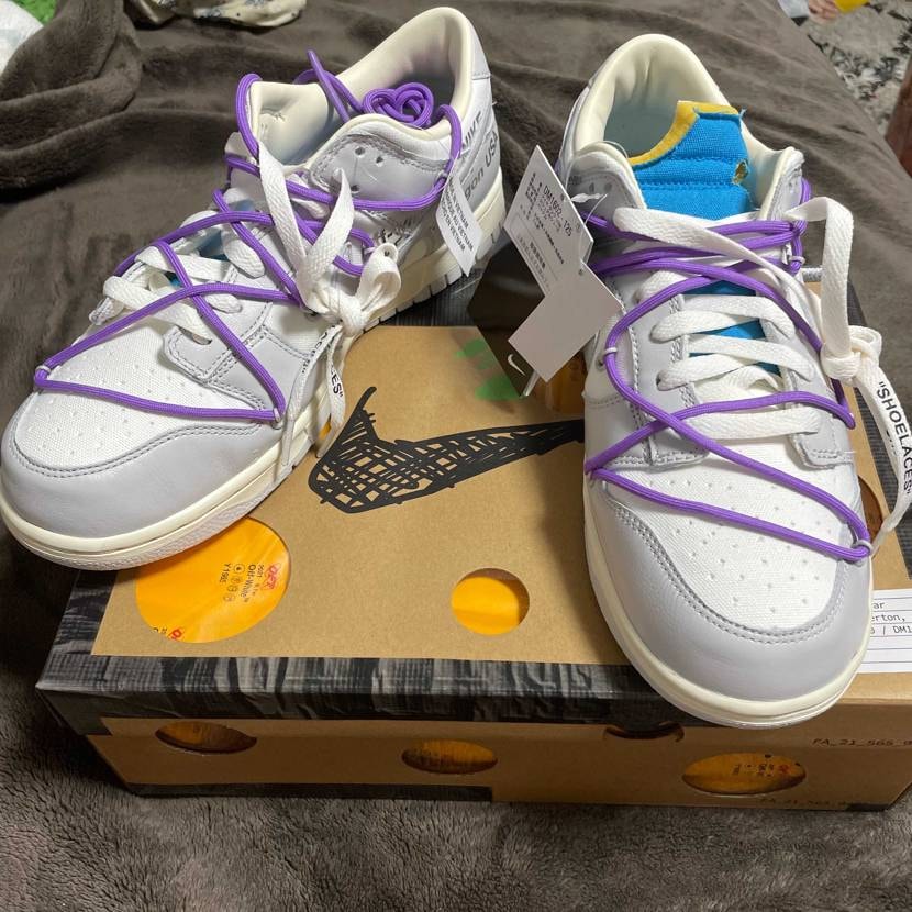 今日届いたのですが、オフホワイトのタグも着いてないですし、マ