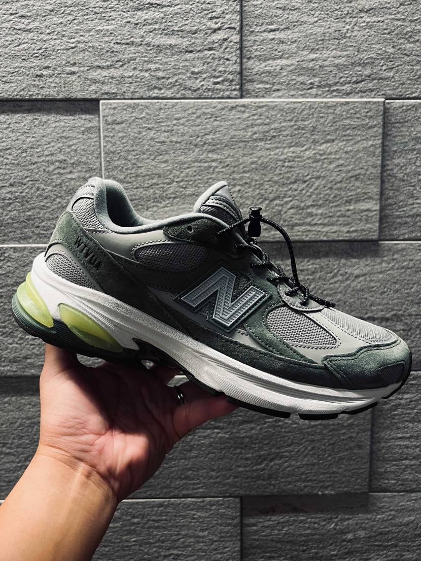 色変予定だけど、たちまち手元にあるバンジーロープレースをお試し装着😄
バンジー