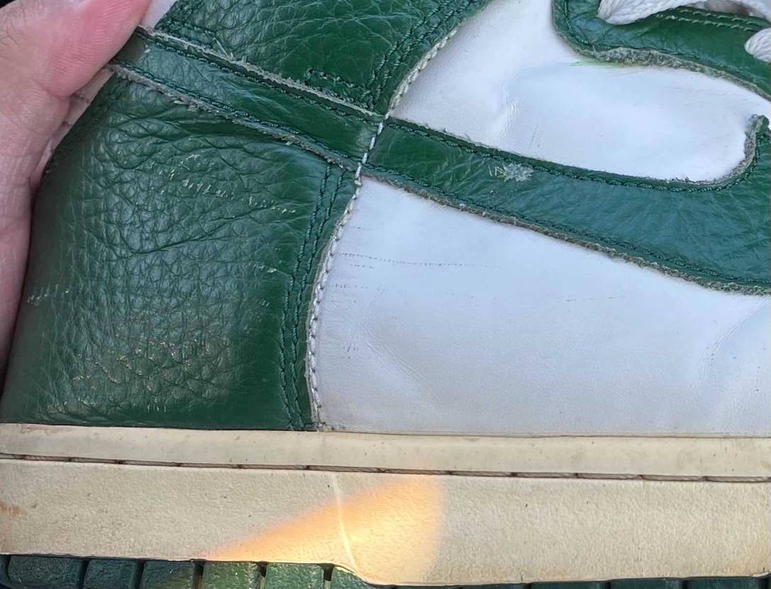 このスニーカーはなんていうモデルですか？？
ダンクハイなの