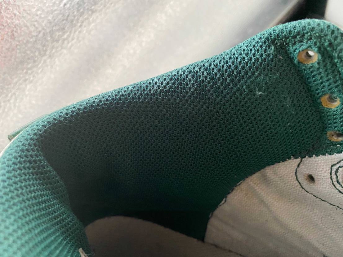 このスニーカーはなんていうモデルですか？？
ダンクハイなの