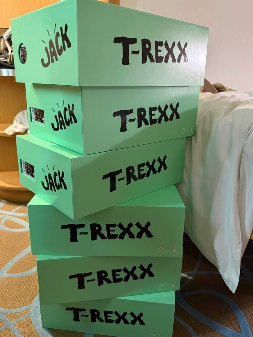 たまたま香港のナイキ行ったら在庫めっちゃあって最高