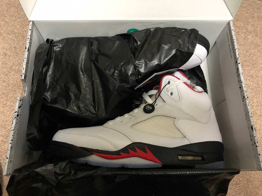 元々プーマ履いてたけどNIKEに!!
jordan5ファイアレッドに一目惚れし