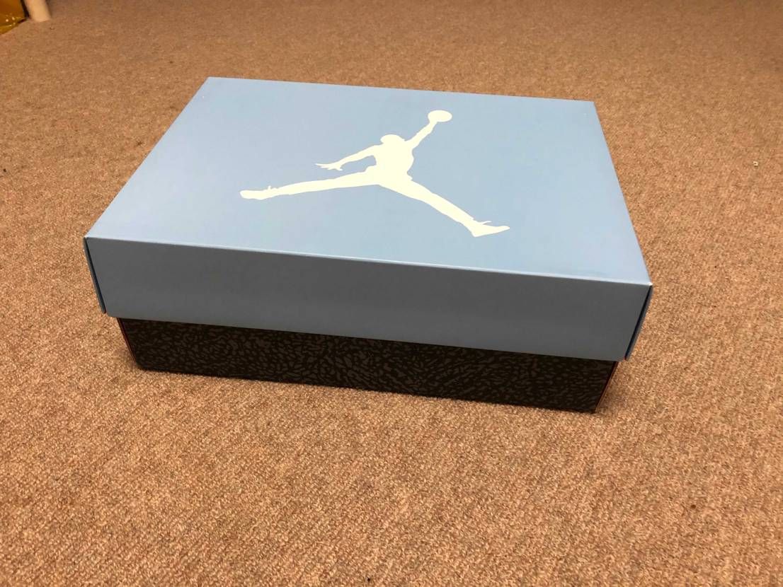 つい先程仕事から帰り、先日スニダンで購入したaj3 uncが届いていました!!