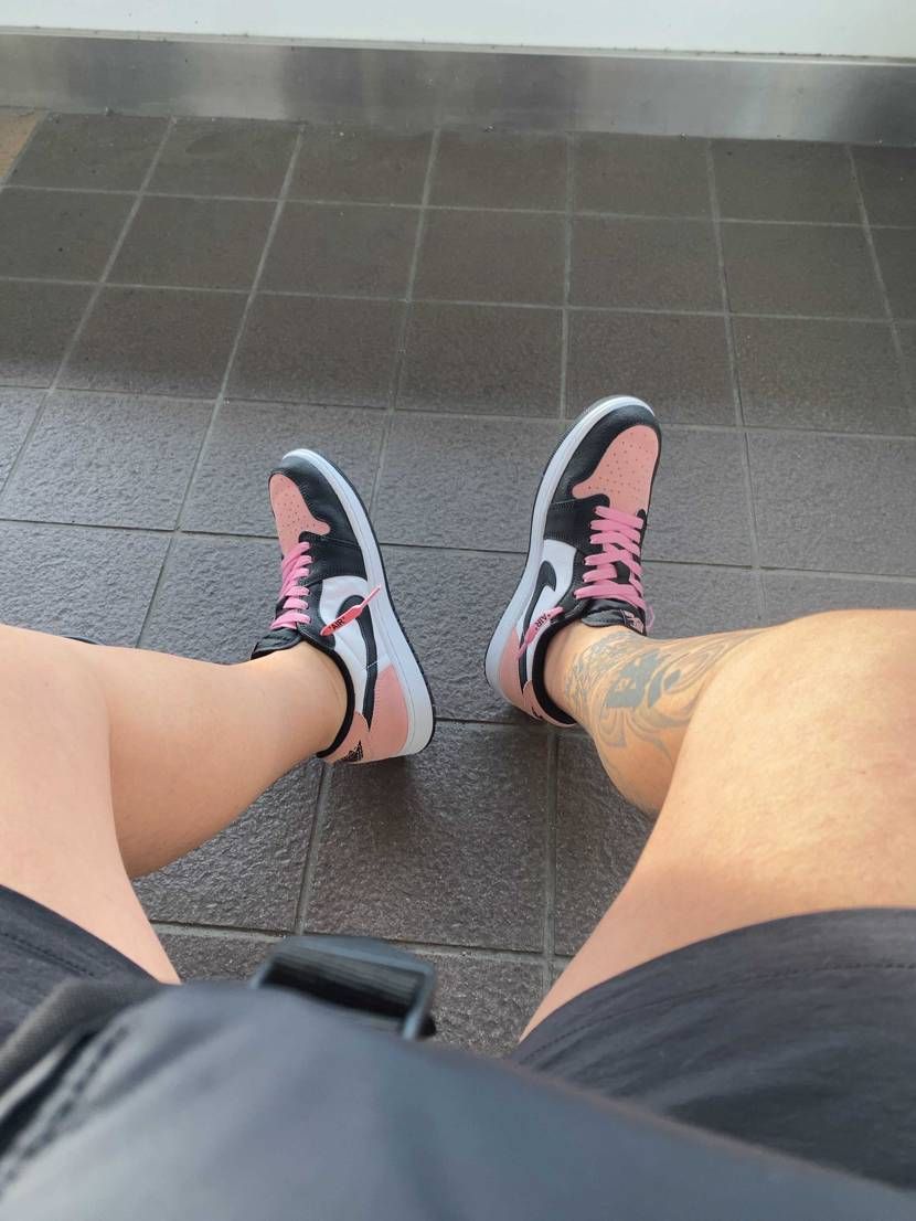 本日はこちらでお買い物🙆♂️🙆♂️
ハイカットも良いけど暑くなって