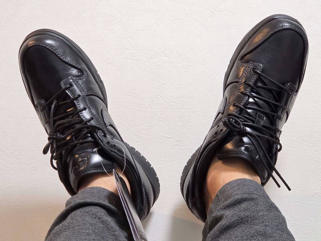 エンダースキーマ感
革靴です
気のせいかトゥも立ってる気
