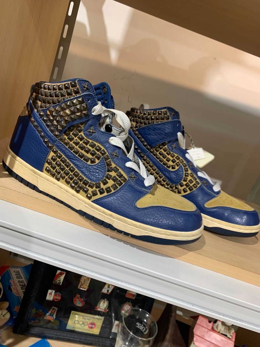 古着屋でソール減りなしのカスタムDUNKと出会った。

ヴィンテージデニムと