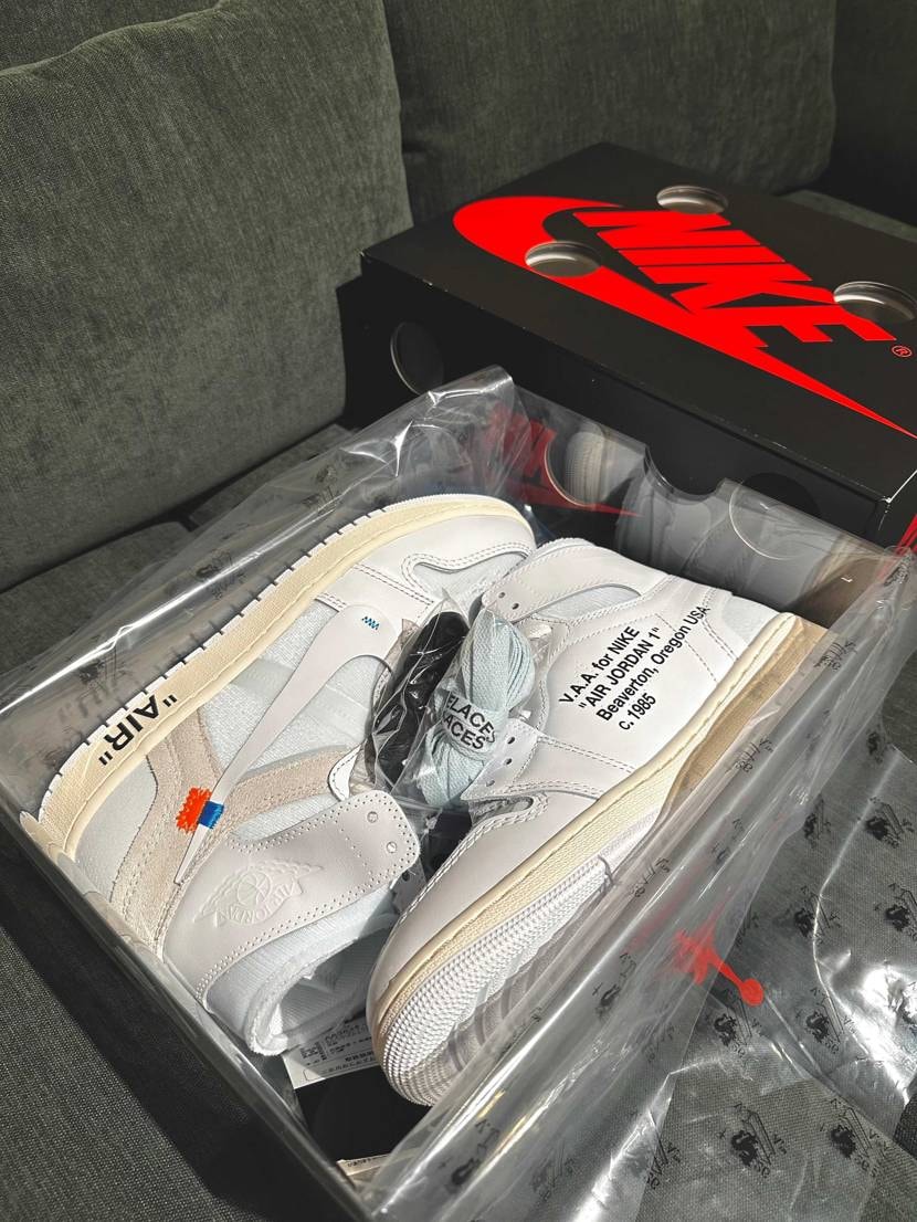 すごい軽くていい感じです🤍
インソールはトゲトゲしてます🦔