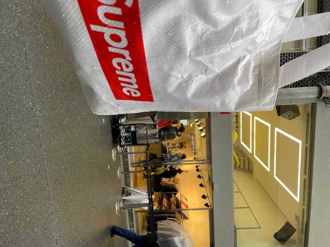 supreme week2なにが出るか情報教えて欲しいです。
いつからかも教え