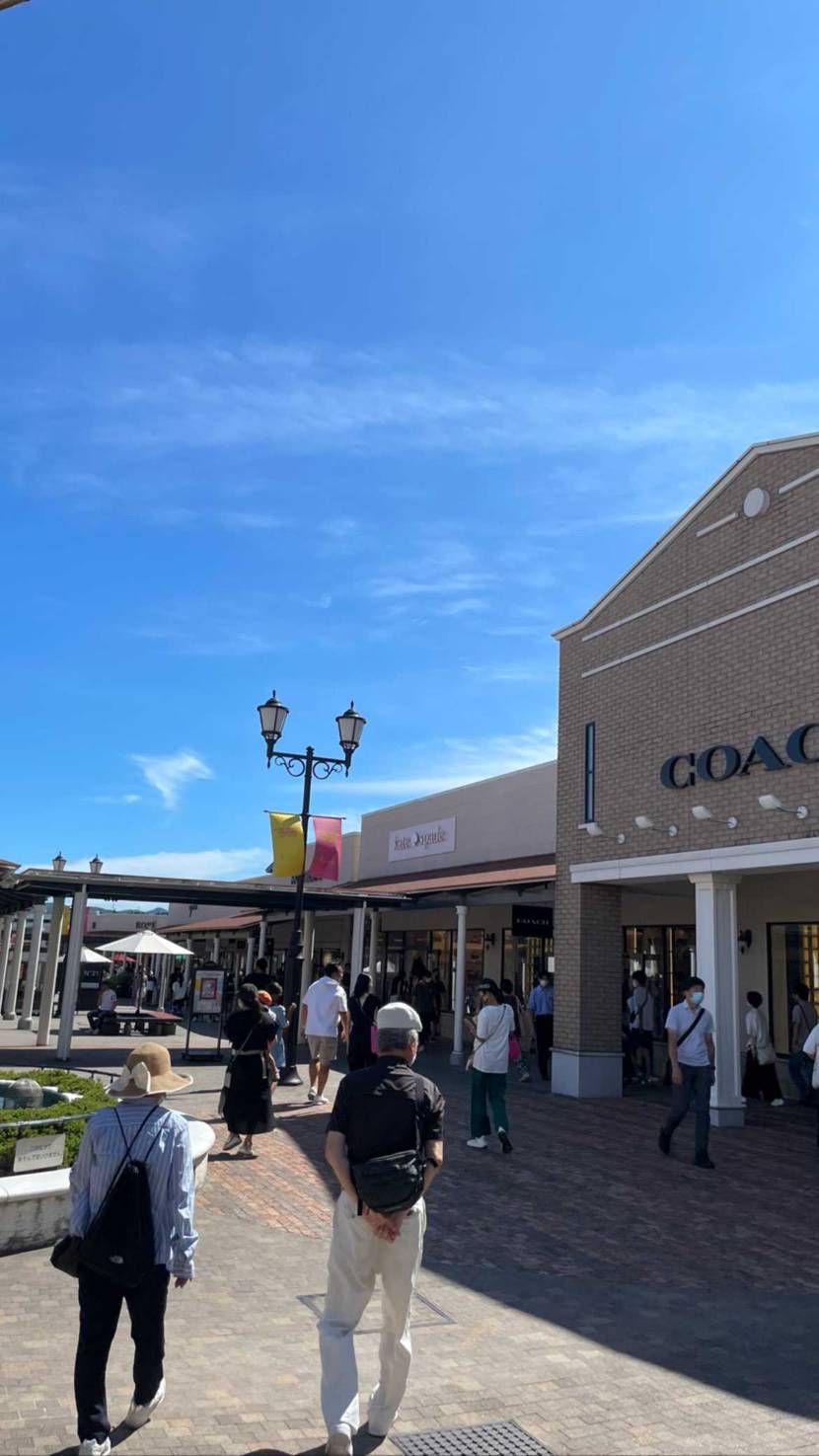 70000円あったら一泊2日東京で旅行楽しめますかね？
コメントください