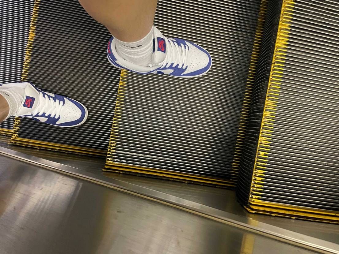 夏のドジャースは白紐一択