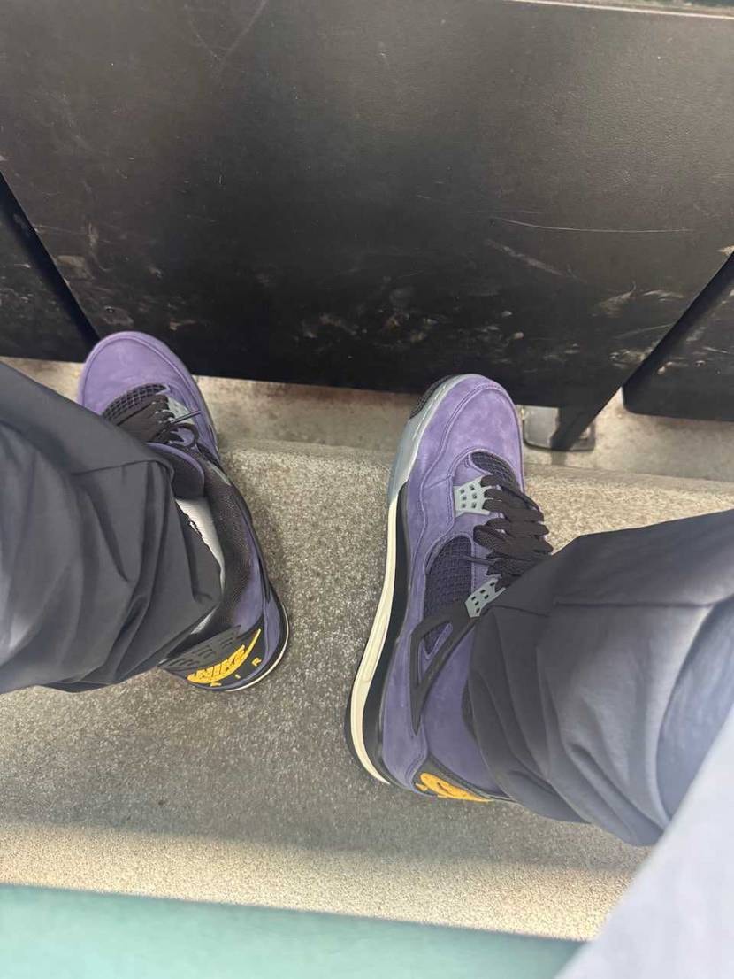 おはようございます☀
NIKEはもうジョーダン4と3
エ