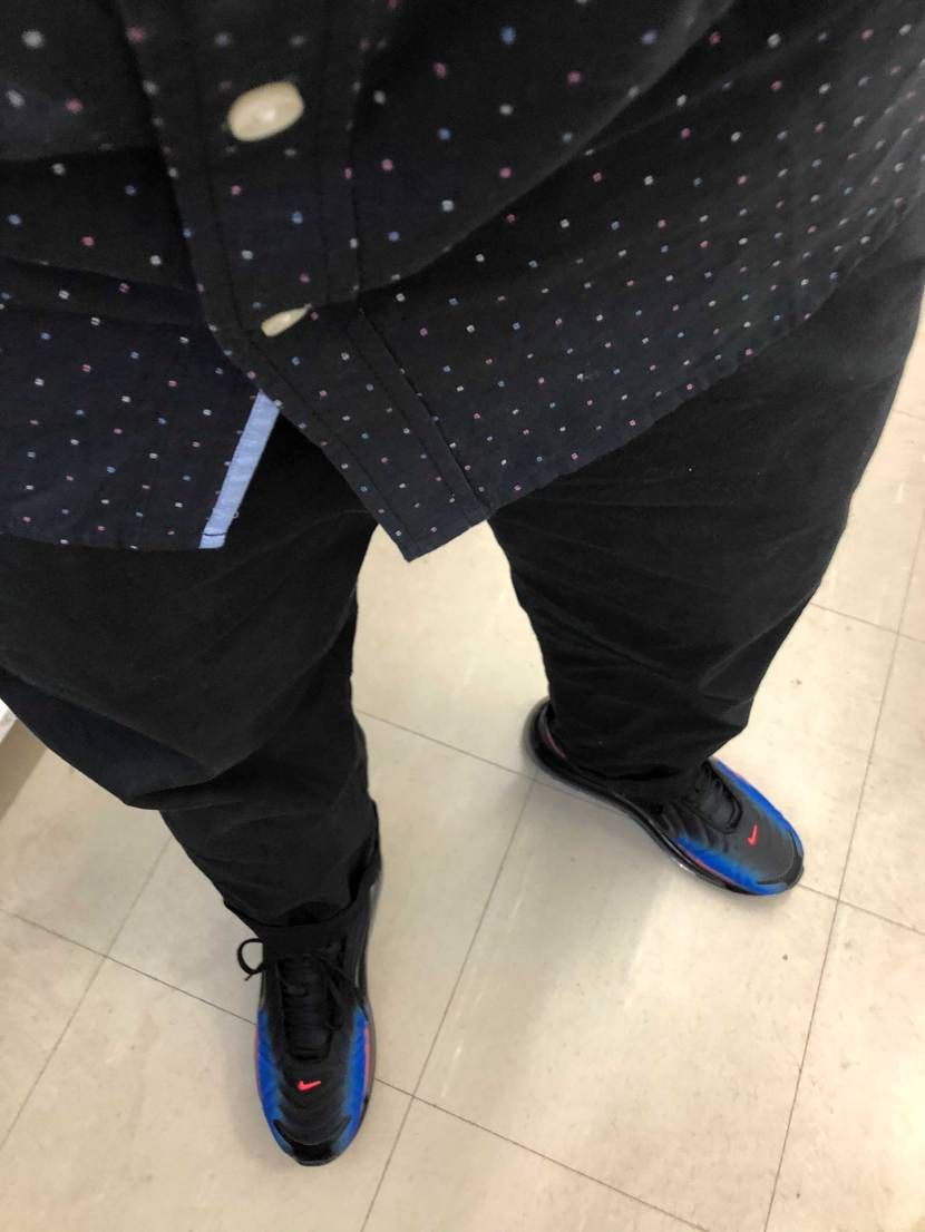 今日はAIR MAX DAYだと思い出して350イェチェイルを靴箱に戻して割とお