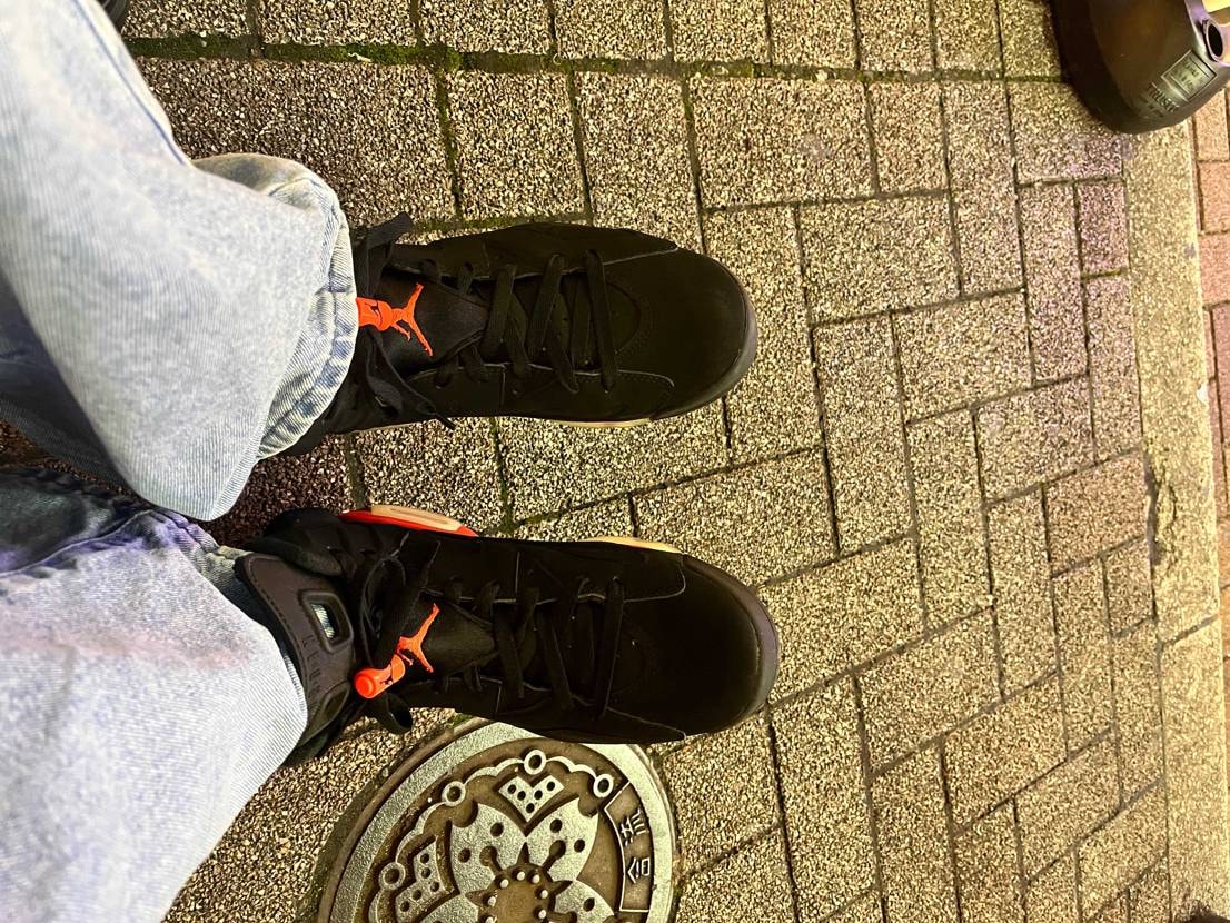 彼女からもらったジョーダン履いてお寿司食べた！
足元もお腹も幸せ😊