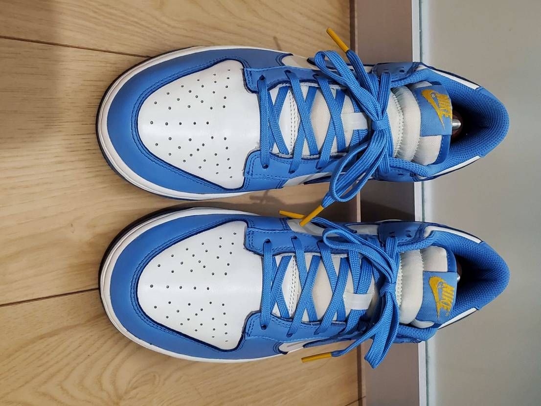 中古品を出品させていただきます。
size27.5cmです。