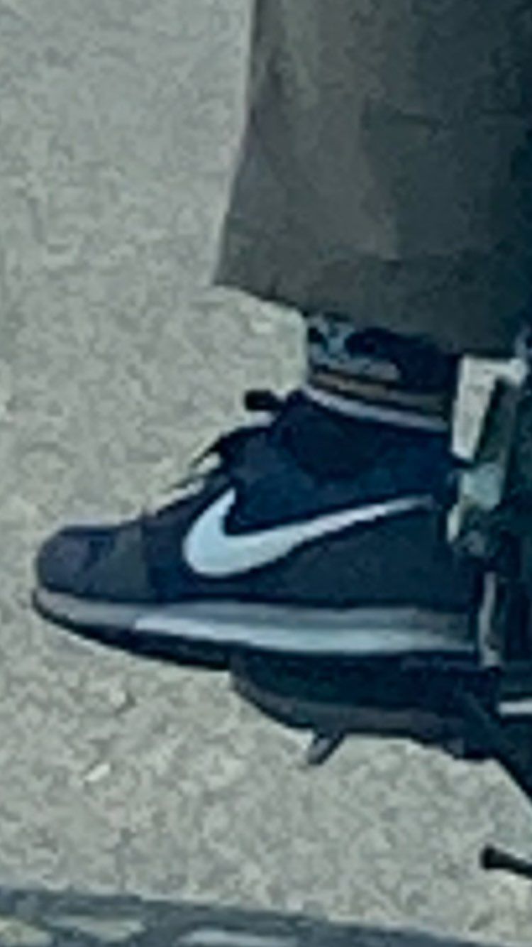 このスニーカー何かわかりますか？
詳しい方よろしくお願いします。