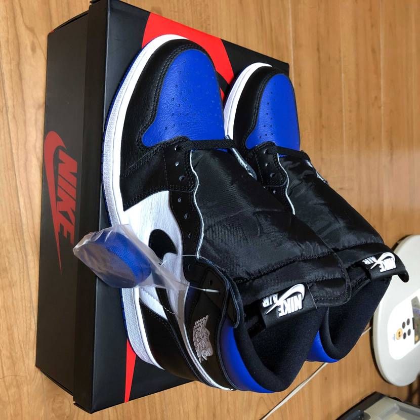 本日届いたエアジョーダンROYAL TOE😍

待ちに待