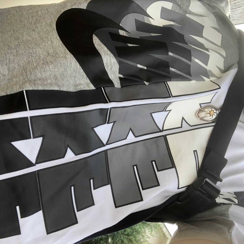 久々の晴れ☀️何で、お出かけ😆

サカイのTシャツにコイ