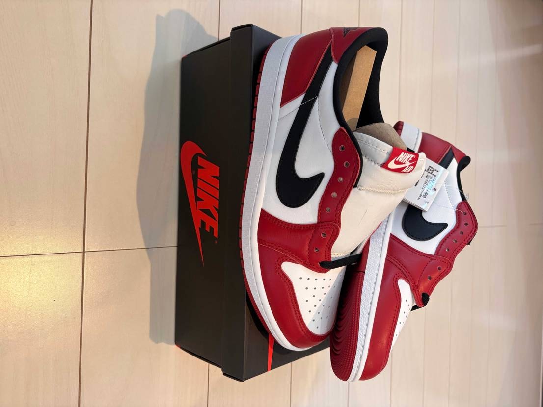 タグの部分に文字が書いてあるのって誰か分かりますか？
普段はどちらにも書いて無