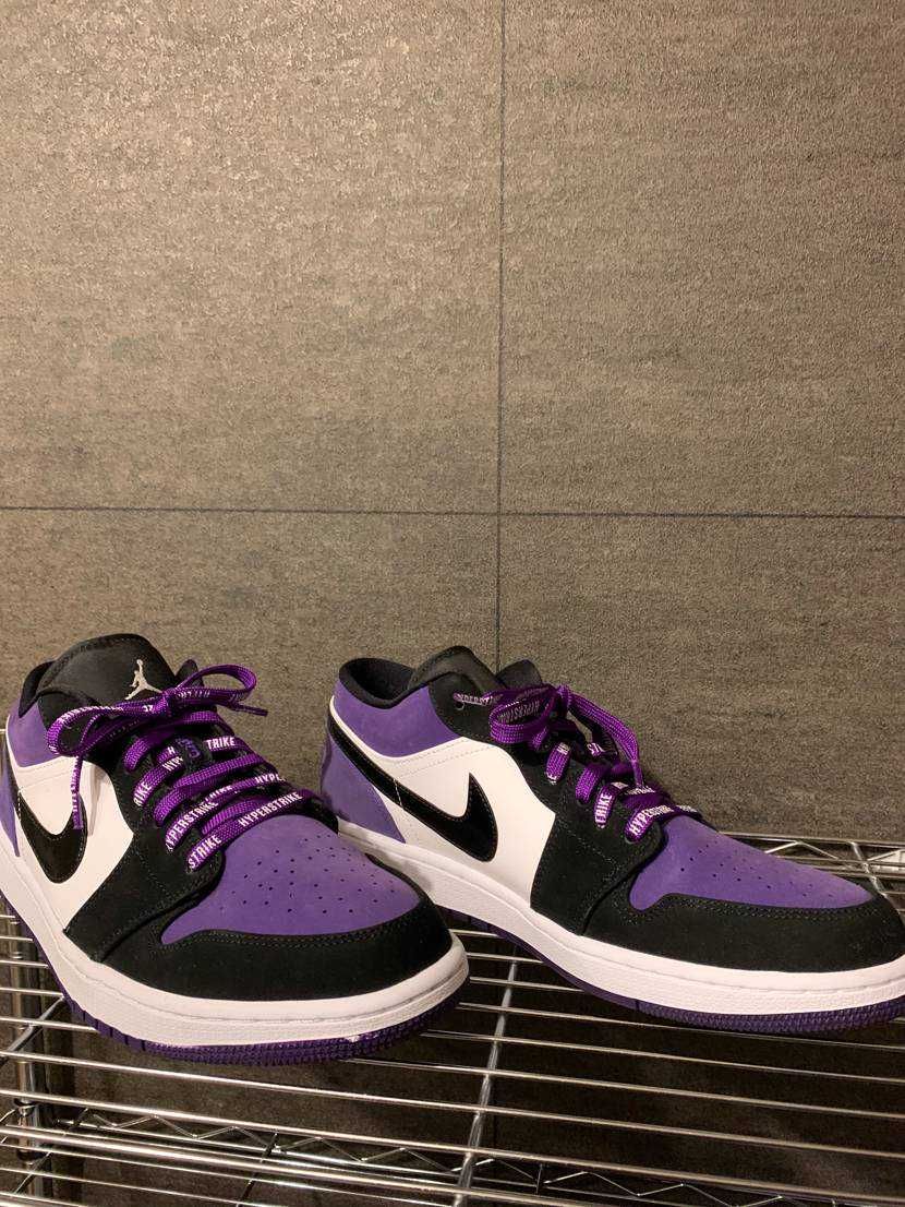 ジョーダン1 LOW

紫のシューレースに交換してみた。