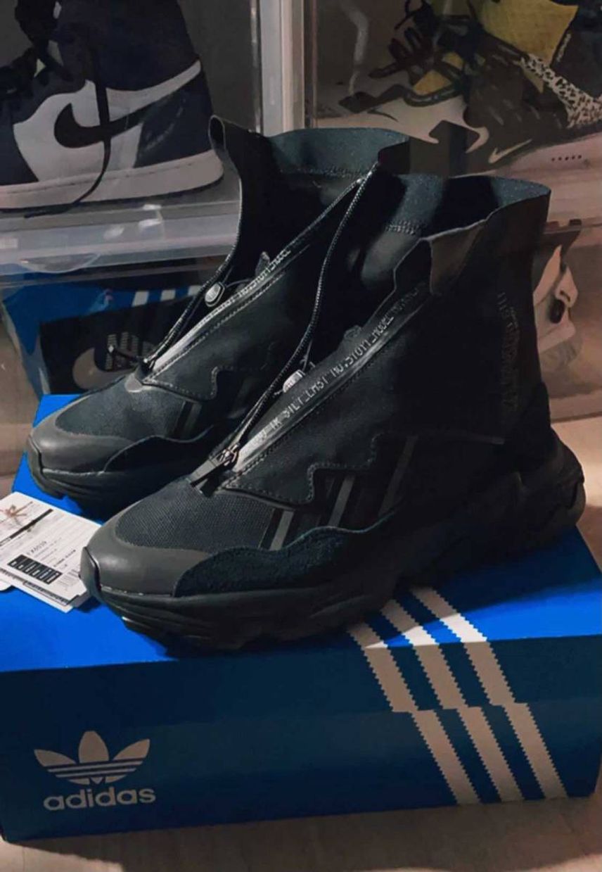 adidas OZWEEGO TR STLT
なかなかイかす