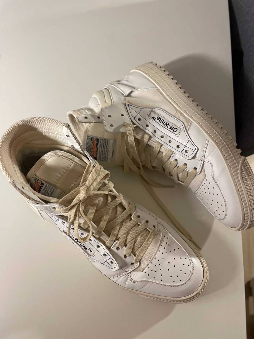 Off-Court 3.0用にAmazonで600で買ったベージュのシューレース