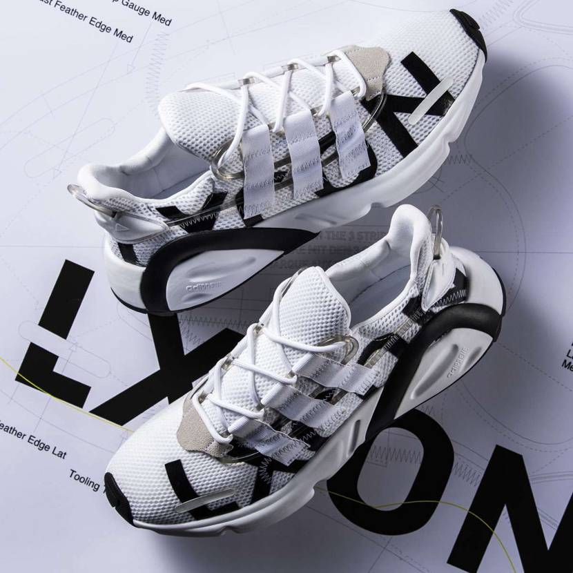 アディダスが好きになった1足！

これの黒27㎝買ったら履けなかった・・・