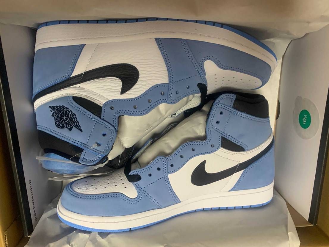 やっぱaj1よな〜😍大事にします☺️
んーでも臭っい！！笑